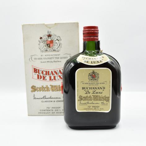 Lot 367 - Buchanans De Luxe Spring Cap Bottled 1950s/60s