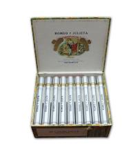 Lot 104 - Romeo y Julieta Churchills 