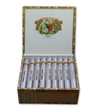 Lot 107 - Romeo y Julieta Churchills