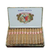 Lot 112 - Romeo y Julieta Coronitas en Cedro