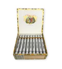 Lot 16 - Romeo y Julieta Churchills