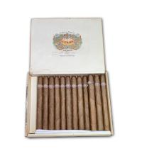 Lot 18 - H. Upmann 747 Seleccion