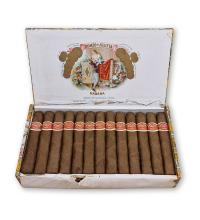 Lot 19 - Romeo y Julieta Tres Petit Coronas 