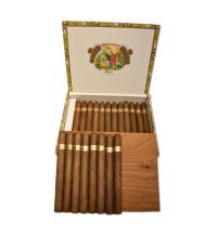 Lot 218 - Romeo y Julieta Churchills 