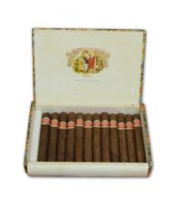 Lot 90 - Romeo y Julieta Petit Coronas