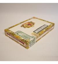 Lot 267 - Romeo y Julieta Wide Churchills