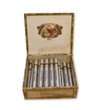 Lot 285 - Romeo y Julieta  Churchills