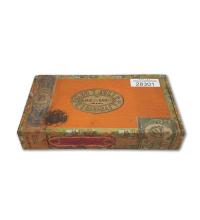 Lot 353 - Romeo y Julieta Coronitas en Cedro