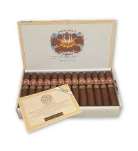 Lot 357 - H. Upmann Robustos