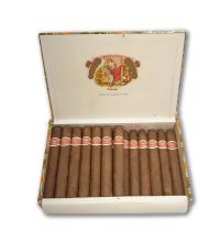 Lot 366 - Romeo y Julieta Petit Coronas