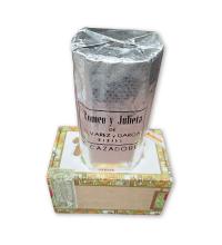 Lot 381 - Romeo y Julieta Cazadores