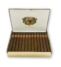 Lot 392 - Romeo y Julieta Petit Coronas