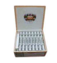 Lot 40 - H.Upmann Monarchs