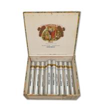 Lot 416 - Romeo y Julieta Churchills 