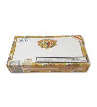 Lot 418 - Romeo y Julieta Short Churchills 