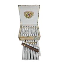Lot 456 - Romeo y Julieta Churchills