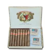 Lot 50 - Romeo y Julieta Petit Coronas  