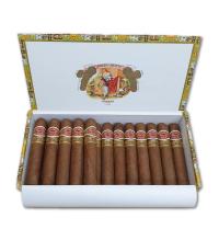 Lot 51 - Romeo y Julieta Wide Churchills
