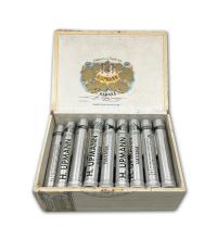 Lot 555 - H. Upmann Coronas Major