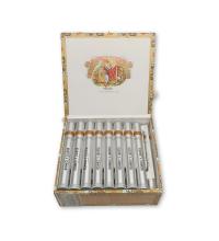Lot 567 - Romeo y Julieta Churchills 