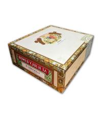 Lot 57 - Romeo y Julieta Churchills