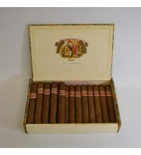 Lot 73 - Romeo y Julieta Petit Coronas 