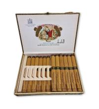 Lot 82 - Dunhill Romeo y Julieta Seleccion Suprema No. 758
