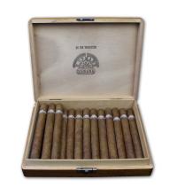 Lot 29 - H.Upmann Sir Winston