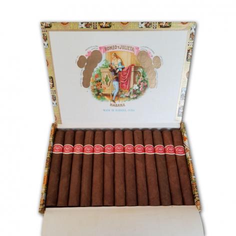 Lot 100 - Romeo y Julieta Regalias de Londres