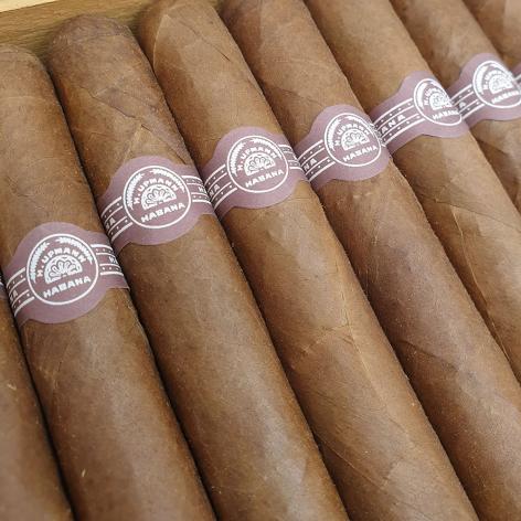 Lot 102 - H. Upmann Sir Winston