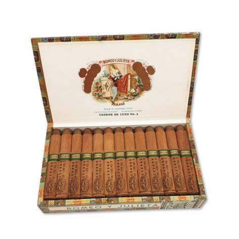 Lot 103 - Romeo y Julieta Cedros de Luxe No.3