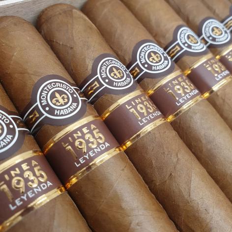 Lot 103 - Montecristo Leyenda