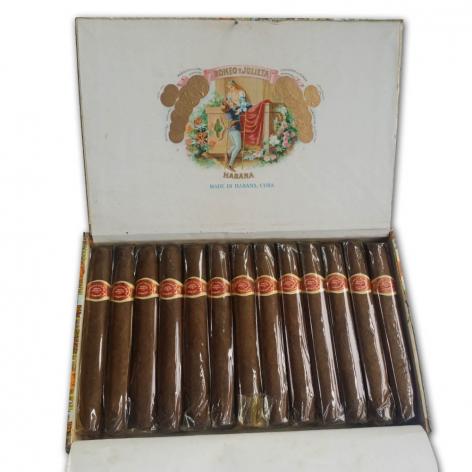 Lot 103 - Romeo y Julieta Celestiales Finos