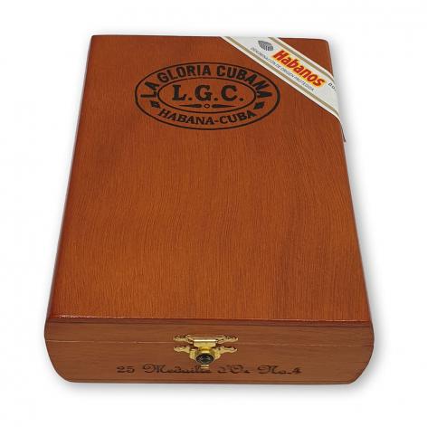 Lot 105 - La Gloria Cubana Medaille d'Or No.4