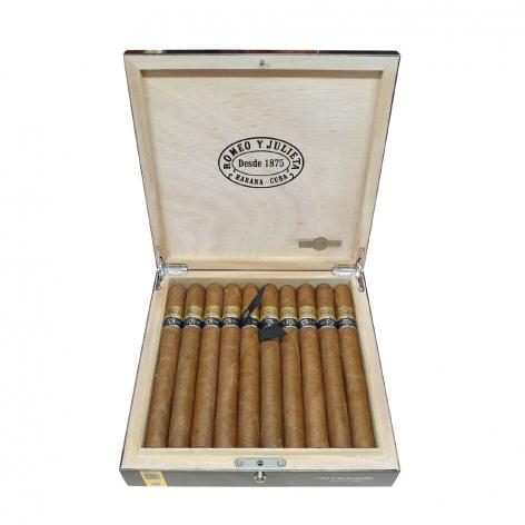 Lot 106 - Romeo y Julieta Churchills Reserva