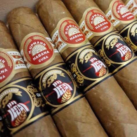 Lot 106 - H. Upmann Robustos