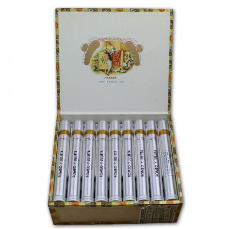 Lot 106 - Romeo y Julieta Churchills