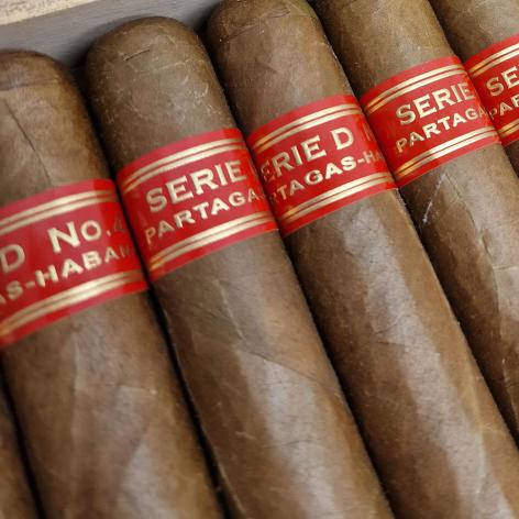 Lot 107 - Partagas Serie D No.4