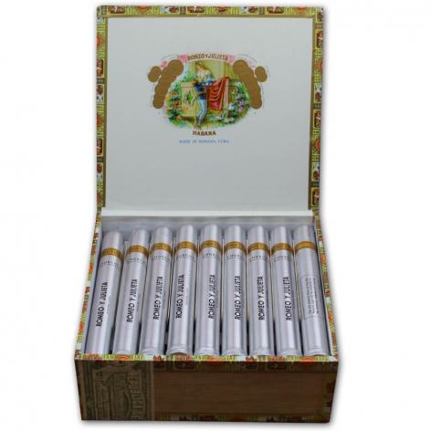 Lot 107 - Romeo y Julieta Churchills