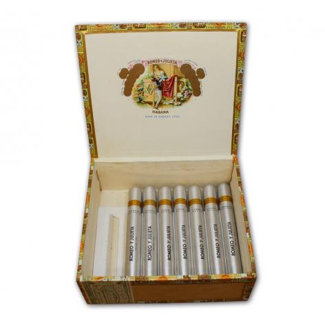 Lot 108 - Romeo y Julieta Churchills