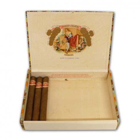 Lot 110 - Romeo y Julieta Coronas