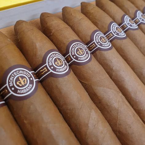 Lot 110 - Montecristo Petit No. 2