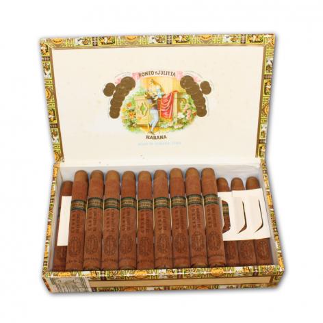 Lot 111 - Romeo y Julieta Cedros de Luxe no.3