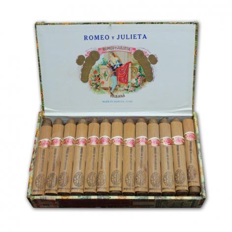 Lot 112 - Romeo y Julieta Coronitas en Cedro