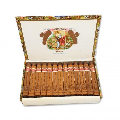 Lot 112 - Romeo y Julieta Coronitas en Cedro 