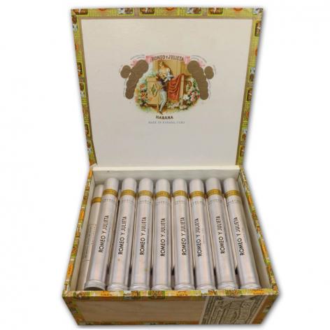 Lot 113 - Romeo y Julieta Churchills