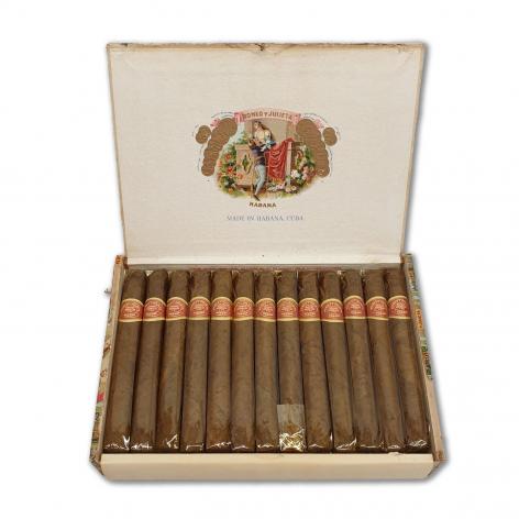 Lot 114 - Romeo y Julieta Panetelas