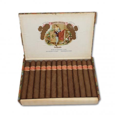 Lot 115 - Romeo y Julieta Petit Coronas