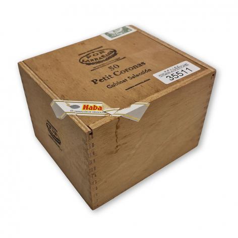 Lot 115 - Por Larranaga Petit Coronas