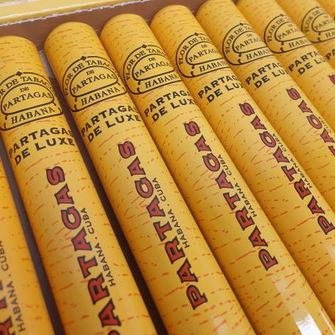 Lot 117 - Partagas De Luxe